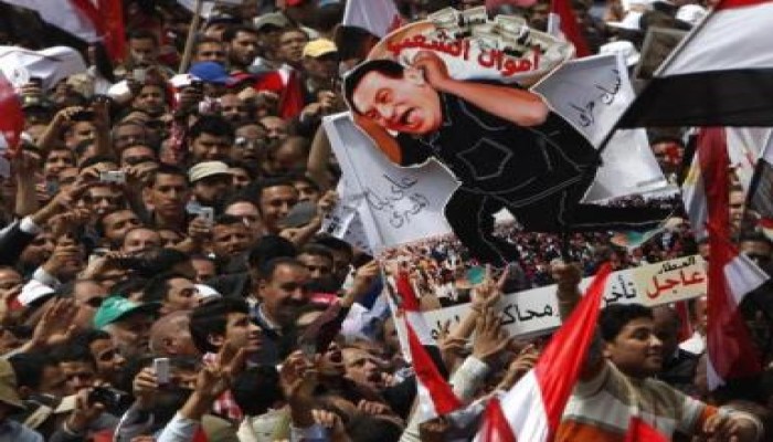 في ذكرى خلعه: مبارك ونظامه نهبا خيرات مصر بما يقارب نصف تريليون دولار