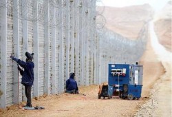 اسرائيل تعزز وجودها الامني على الحدود مع سيناء