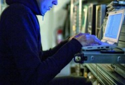 "أنونيموس" تعلن عن نيتها شن هجوم لتعطيل الإنترنت في العالم عدة أيام