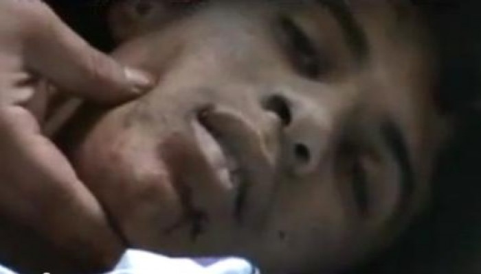 استشهاد أب وطفله فى بابا عمرو بسوريا (متلفز)