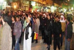 مسيرة لأهالي العريش تندد بالانفلات الأمني وحملات تطالب بإقالة المحافظ بسبب التوظيف
