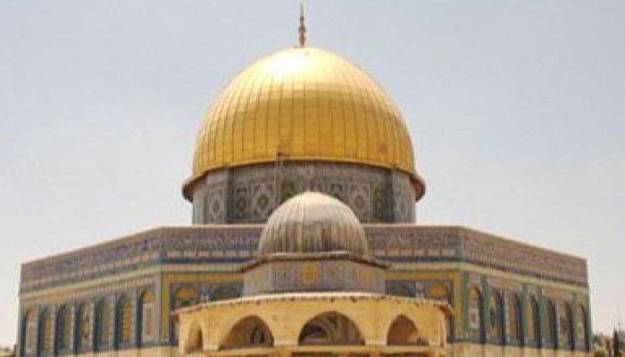 مواجهات عنيفة بين الشرطة الصهيونيه والمصلين داخل المسجد الأقصى