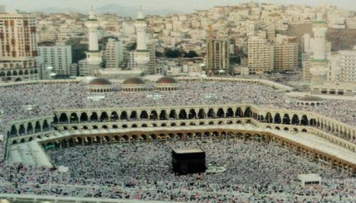 انهيار خمسة طوابق بعقار مجاور للحرم المكي