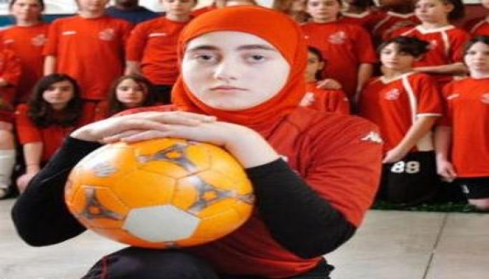 فيفا: تسمح بارتداء الحجاب ومراقبة خط المرمى تليفزيونياً