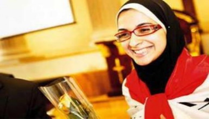 عزة فياض (16) عاماً تفوز بجائزة خاصة من الإتحاد الأوروبي للعلماء الشباب