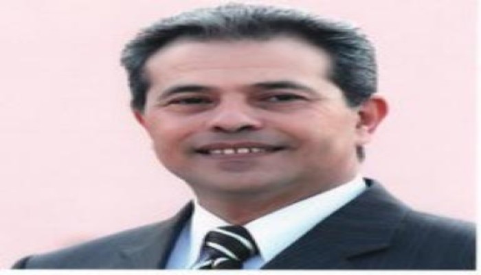 توفيق عكاشه يتسبب فى معركة بين أنصار ومعارضي العسكري ثم (يفر جرياً)