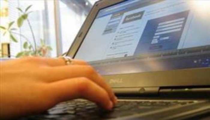 لجنة النقل والمواصلات تطالب الحكومة بسرعة حجب المواقع الإباحية