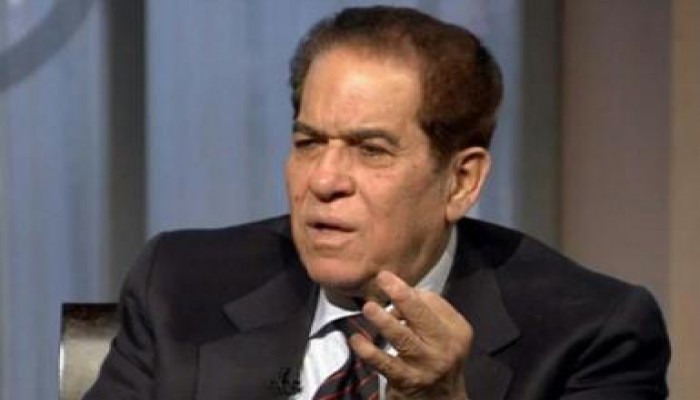 فايزة أبو النجا تنفي تقديم الجنزورى استقالة حكومته للمجلس العسكرى