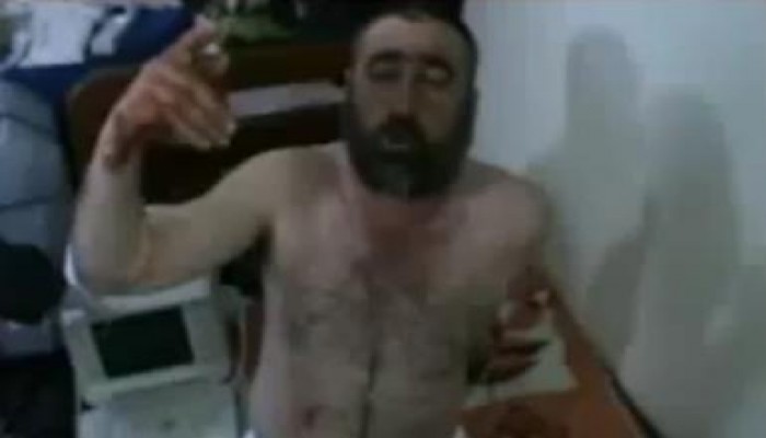 جرحى في مستشفى ميداني بحمص نتيجة القصف (متلفز)