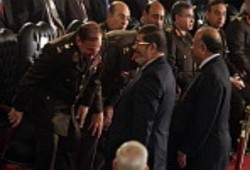 جهاد الحداد للجارديان: الغرب يضغط على الإخوان لمنح حصانة للعسكر
