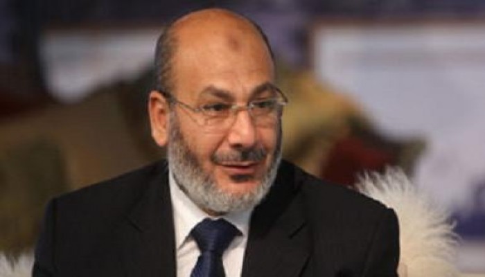 د/صفوت حجازي: الإخوان دفعوا بالشاطر لعدم وجود مرشح بالساحة جدير بحكم مصر (متلفز)