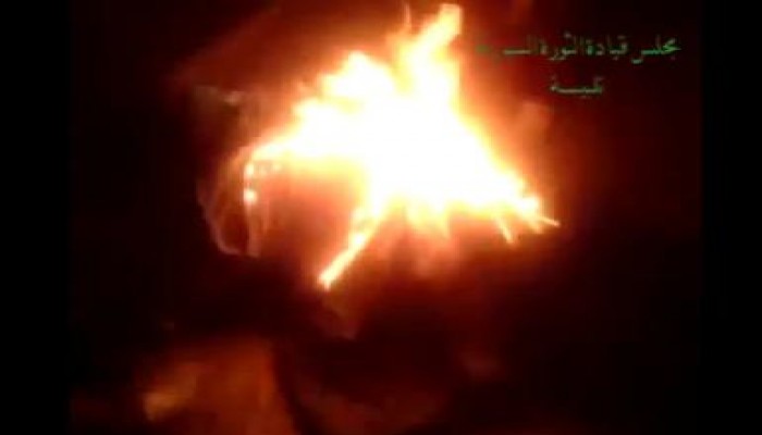 انقذوا سوريا: حرق ناشط وذبحه وهو حي في بابا عمر (متلفز)