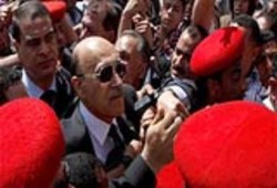 الإندبندنت: عمر سليمان "حصان طروادة" للمجلس العسكرى