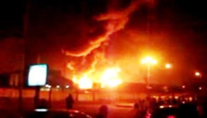 مهندس بالنصر للبترول المحترقة: الحريق بفعل فاعل ولا ندري لمصلحة من هذا الفعل المقزز