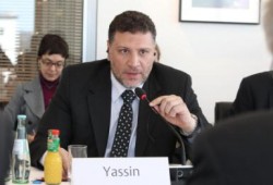 ياسين :غدًا ستضحك ملءَ فيك.. و ستنامُ ملءَ جفونك.. وقد تعتذر لك عيون أصحاب النيران الصديقة