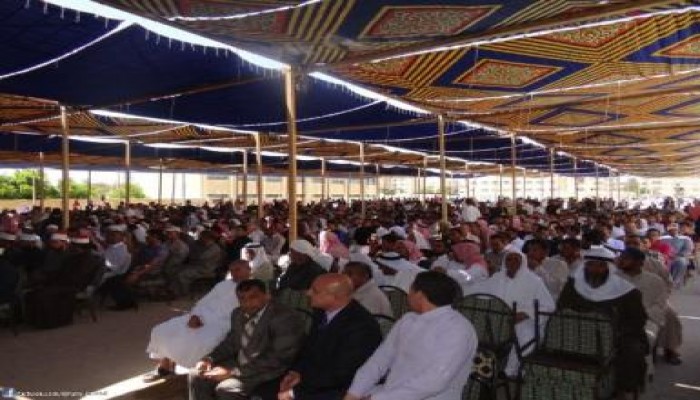 الآلاف من أبناء سيناء يتقدمهم  شيوخ القبائل يشاركون فى مؤتمر د. مرسي (مصور)