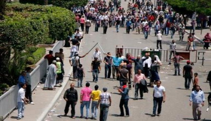 مسيرة حاشده  يتقدمها نواب الحرية والعدالة إلى العباسية ومستشفى ميداني إخواني فى الميدان