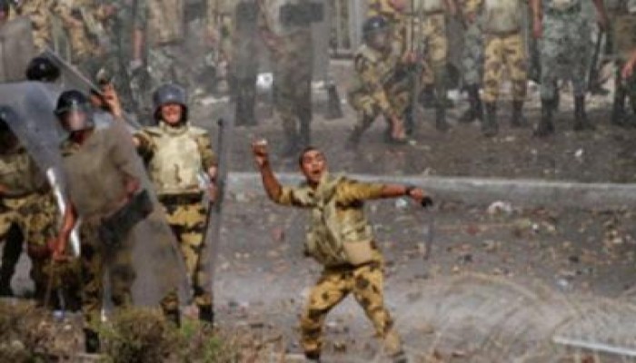 قوات الجيش تفض اعتصام العباسية بالقوة بعد اشتباكات عنيفة