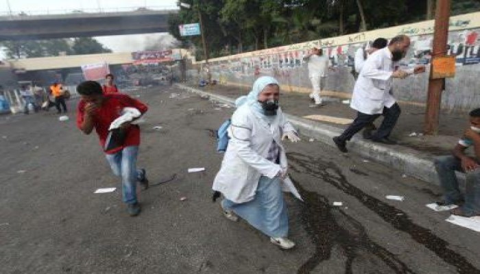 نقابة الأطباء تستكر اعتقال الأطباء في احداث العباسية وتطالب بالافراج عنهم