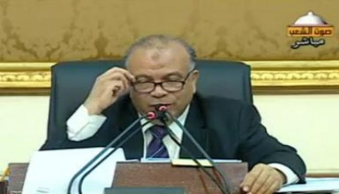 الكتاتني: أطالب العسكري بإزالة الحواجز حول مجلس الشعب  (متلفز)