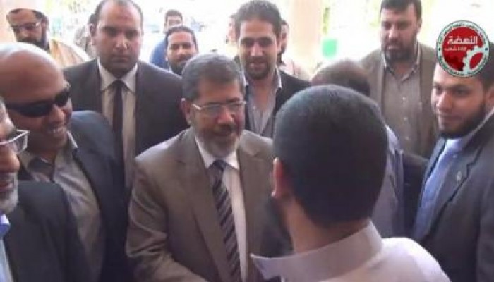 إستقبال  أهالي السويس للدكتور مرسي  (متلفز)