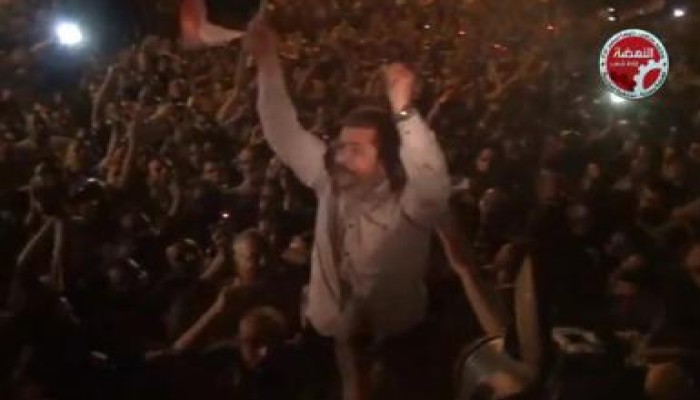 د/ مرسى يهتف مع ثوارالميدان .. "يانجيب حقهم يانموت زيهم"