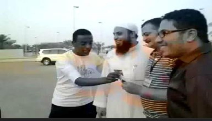 مخالفات مندوب أحمد شفيق فى الرياض ( متلفز)