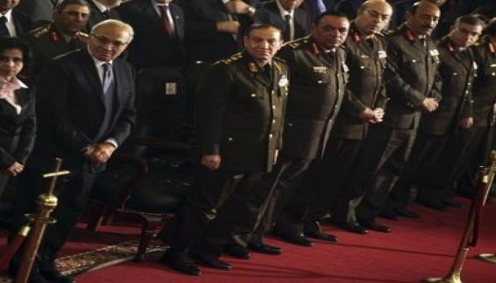 صحيفة أمريكية: العسكري حول مسار الانتخابات لصالح شفيق (فهل يتجاوب معه الشعب؟)