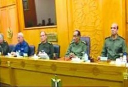 المشير يتغول: العسكر يبتلعون الدولة .. ورئيس بلا صلاحيات