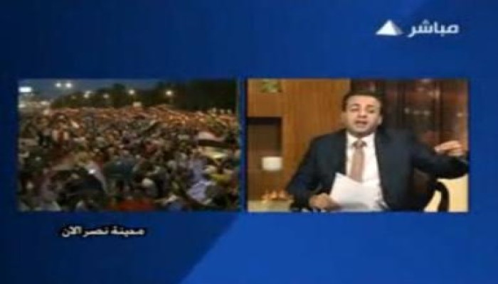 مذيع بالفضائية المصرية يفضح تعليمات رئيس القناة على الهواء مباشرة (متلفز)