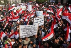 ميدان التحرير يمتلئ عن آخره بالمتظاهرين انتظارًا لنتيجة انتخابات الرئاسة
