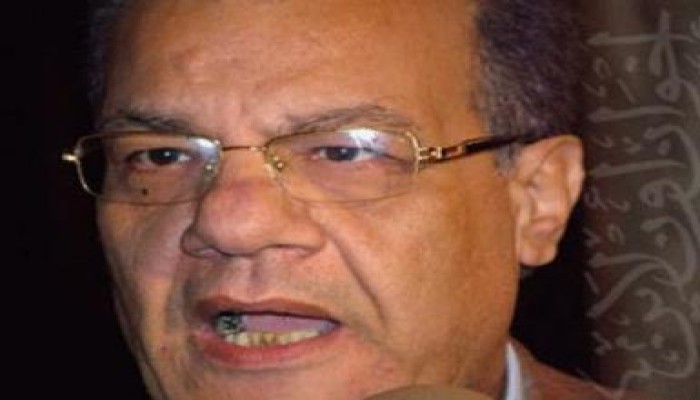 عادل حموده (عميل المخابرات الناعق) يصف الرئيس المنتخب  بالفاشي !!