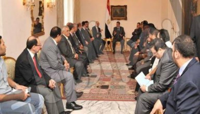 لقاء الرئيس بالقوى الثوريه (مصور)