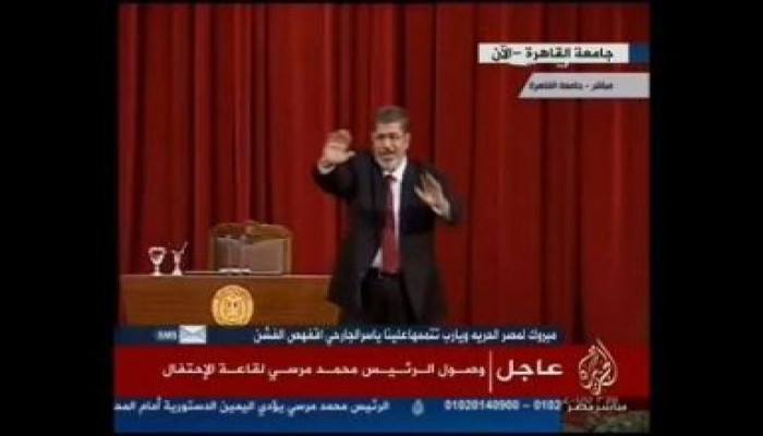 الرئيس محمد مرسي يصل إلى جامعة القاهرة