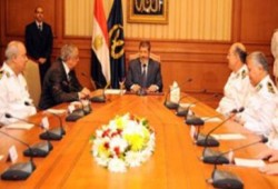 الرئيس مرسى يجتمع مع المحافظين ومدراء الأمن