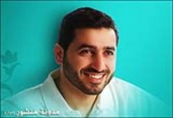 المنشد السوري الكبير "يحيى حوى" ينضم للجيش السوري الحر  وينزل الميدان (مصور)