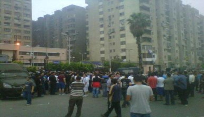 رواية آخرى : إغلاق طريق النصر احتجاجا على اعتداء ضابط على أحد المحامين