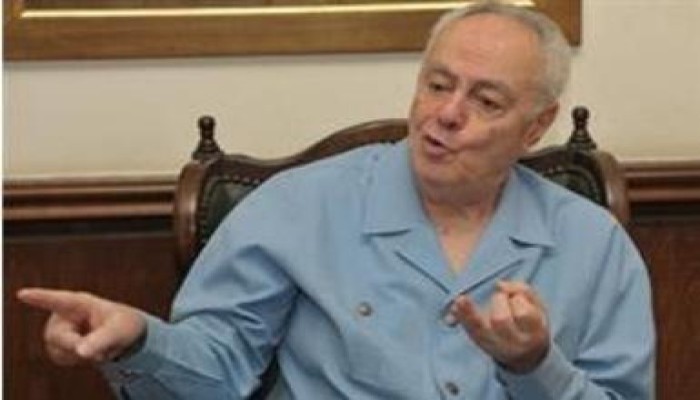 صيد الكاميرا: (المناضل) يحي الجمل يترافع عن علاء مبارك بجوار الديب في قضية البورصة