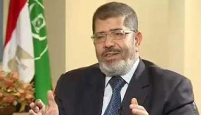 مرسي يهنئ رئيس المجلس التشريعي الفلسطيني عزيز دويك بالإفراج عنه