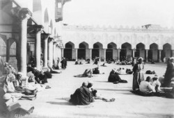 حدث في 7 رمضان ...وفاة ابن نجيه ،دخول المعز لدين الله القاهرة ، افتتاح الجامع الأزهر