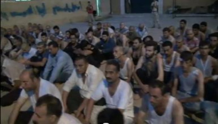 الجيش الحر يلقى القبض على عناصر أمن وشبيحة الأسد  (متلفز)