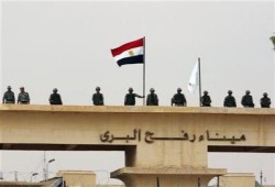 فتح معبر رفح استثنائيا لعودة المعتمرين والعالقين الفلسطينيين