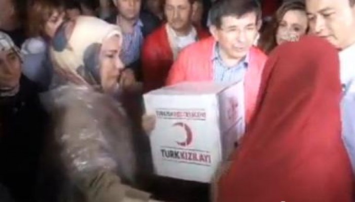 تركيا تنصر بورما: وزير الخارجيه التركى فى زياره لمسلمى بورما (صور)