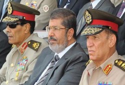 "يديعوت أحرنوت" العبرية: قرارات مرسي وقعت على الكيان الصهيوني كالرعد في يوم صحو