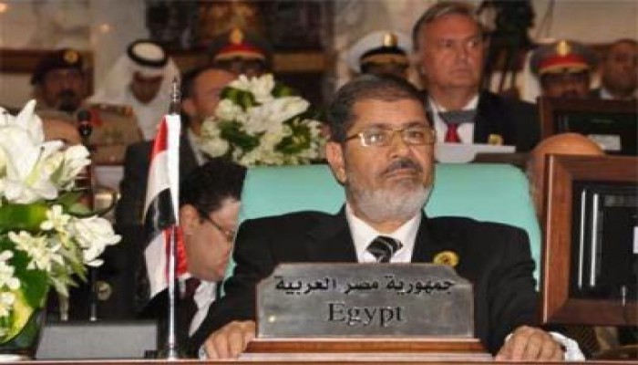 الرئيس  في طريق عودته الي مصر بعد مشاركته في مؤتمر القمة الإسلامي