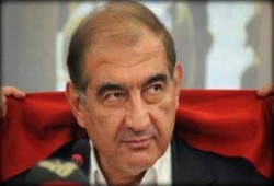 نائب رئيس الحكومة السورية: مستعدون لمناقشة استقالة الأسد