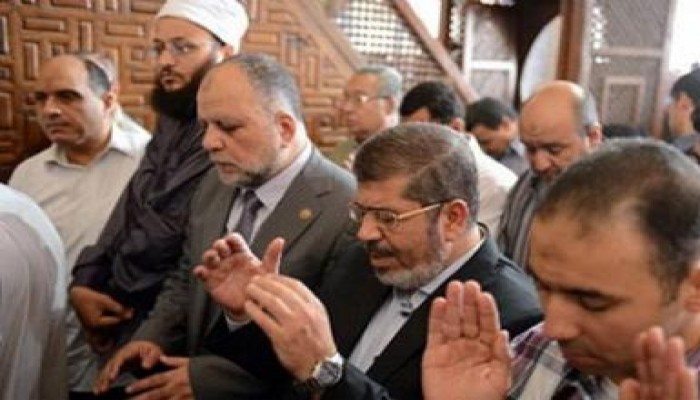 الرئيس يؤدي صلاة الجمعة بمسجد أبوبكر الصديق بمصر الجديدة