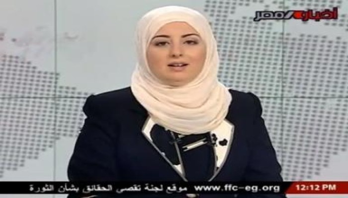 أول ظهور لمذيعة أخبار محجبة بالتلفزيون المصري (متلفز)