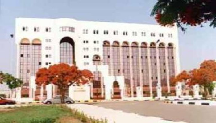 الرئيس يصدر قرارا جمهوريا بنقل تبعية "هيئة الاستعلامات" للرئاسة.. وبدر الدين رئيسا لها