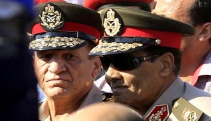 إحالة 30 بلاغ ضد طنطاوي وعنان إلى القضاء العسكري بتهمة قتل المتظاهرين